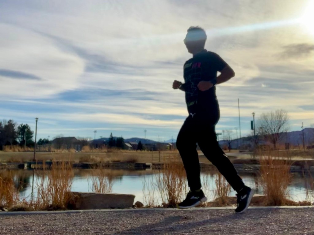 “Is It Better to Run in the Morning or Evening in Tropical Heat? Find&nbsp;Out!”